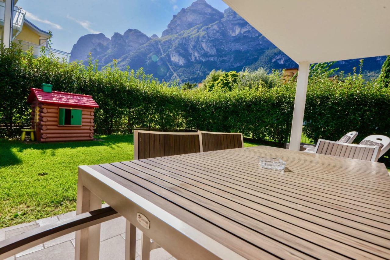 Private Garden In Paradise Apartment